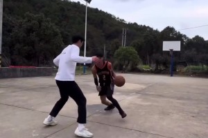 卧槽，这也太像了！小伙模仿SGA打球动作，简直惟妙惟肖！